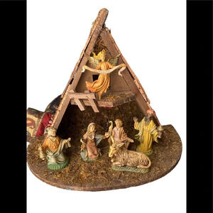 Fontanini Made in Italy Resin Stable Roman Crèche and Figurines